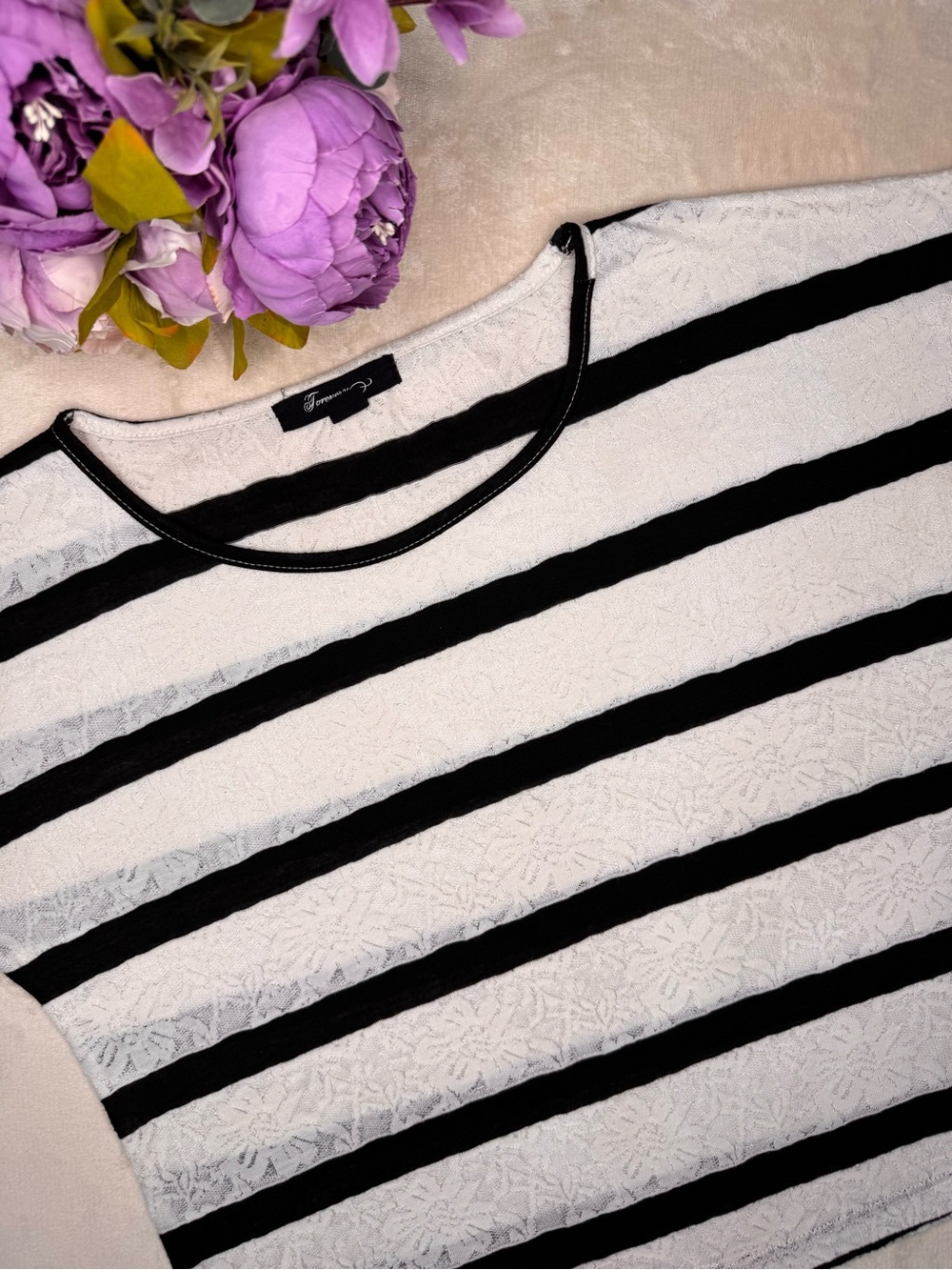 Forever 21 Striped Black and White Lace Boxy Top